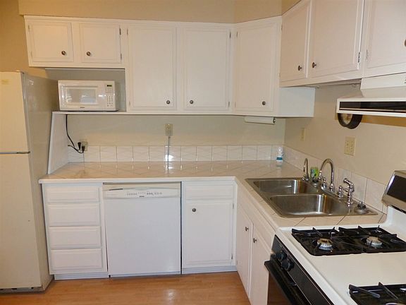 4th image of 205 S William St