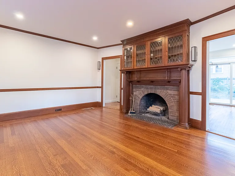 2 Westwood Rd #2 — Photo 4