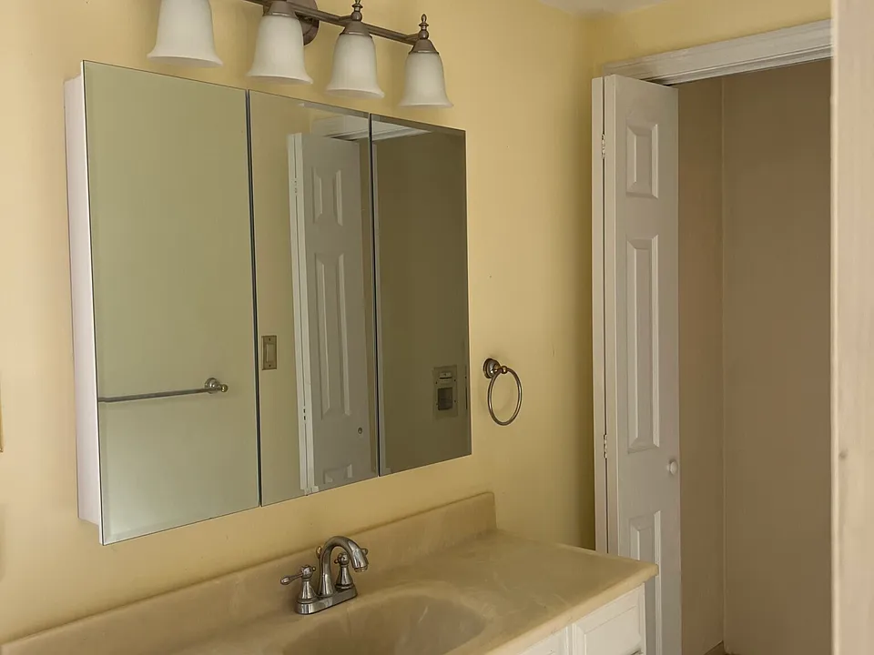 23-25 Liberty Ave #23