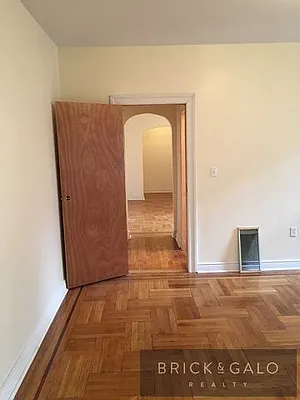 Rented by BRICK & GALO REALTY CORP | media 7