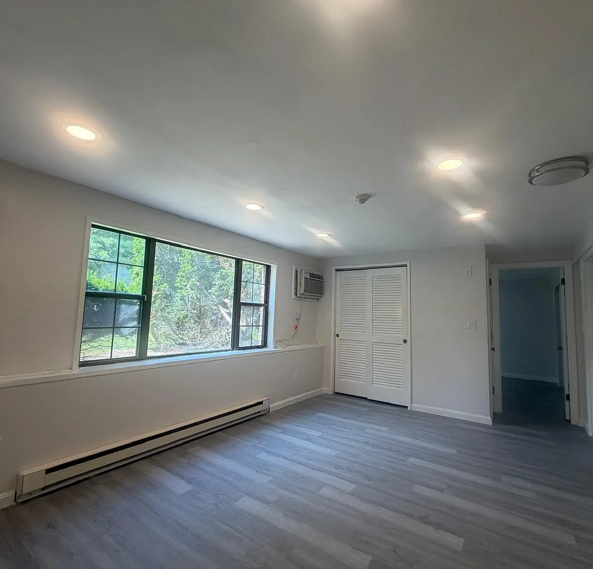 1 bed, 500 sqft, $1,750 — Photo 3