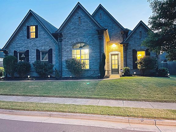 4th image of 5401 Meadowbriar Trl