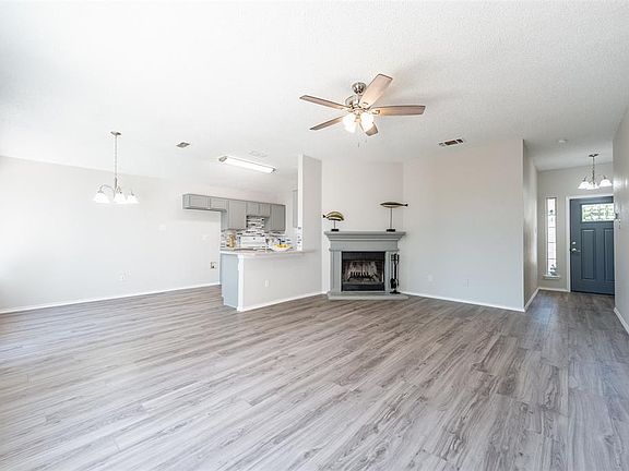 4th image of 10217 Dallam Ln