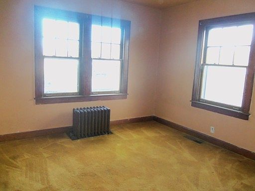 2nd image of 1003 E 8th St APT 1