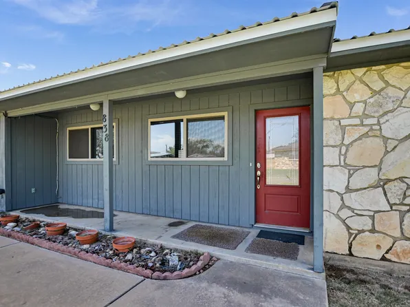 838 Pine Ln, Cottonwood Shores, TX 78657