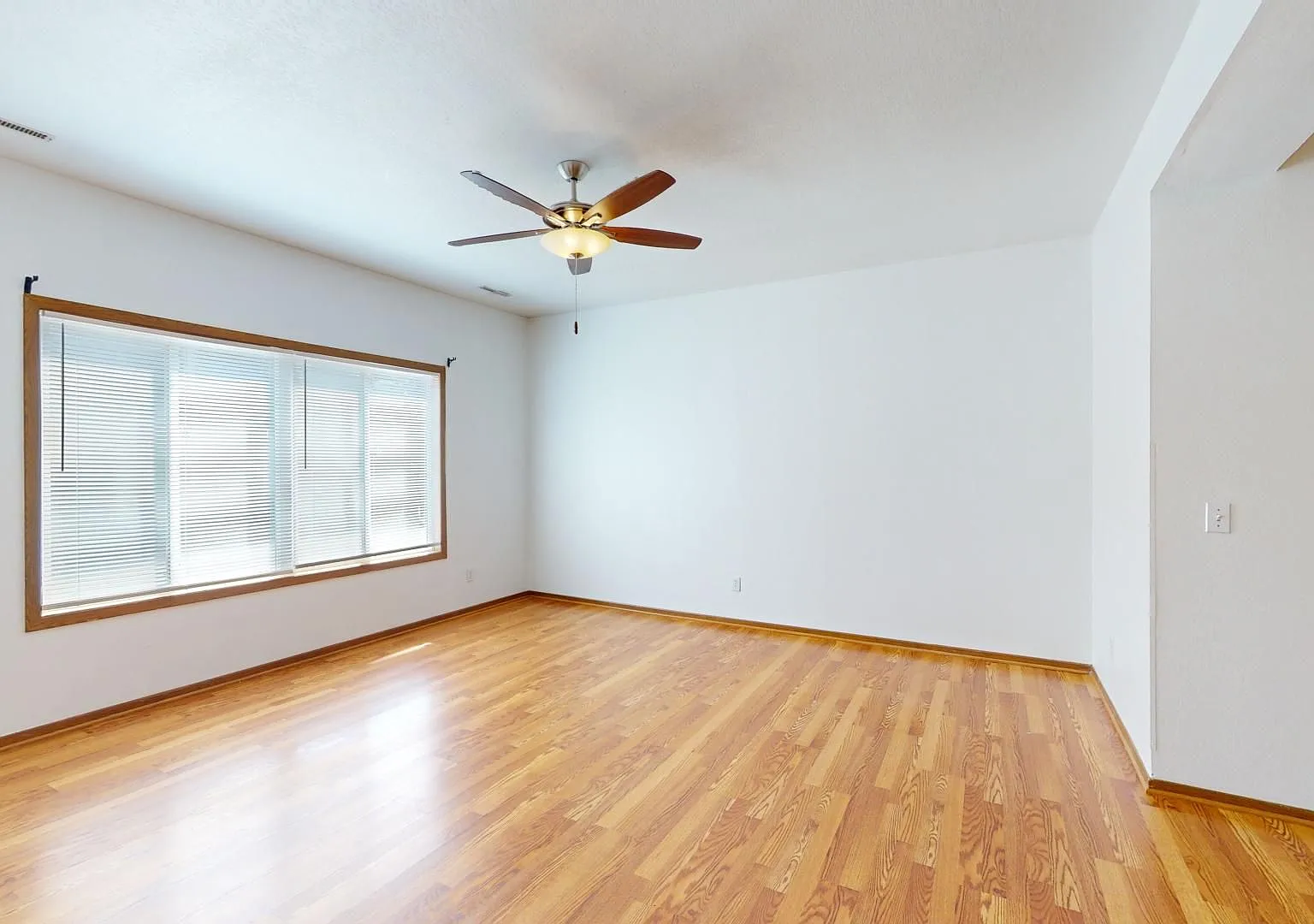 4525 Steinbeck St — Photo 4