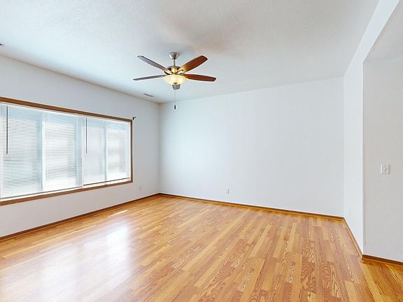 4th image of 4525 Steinbeck St Unit 2