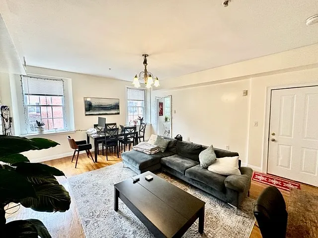 Building Photo - 34 Mount Vernon St #3