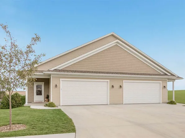 407 S 2nd St, West Branch, IA 52358