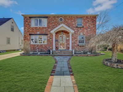 6 Tenafly Drive, New Hyde Park, NY, 11040