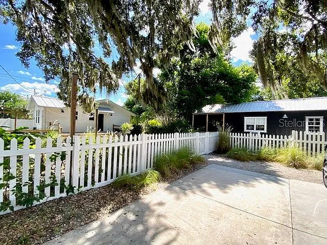 3611 Old Bradenton Rd — Photo 4