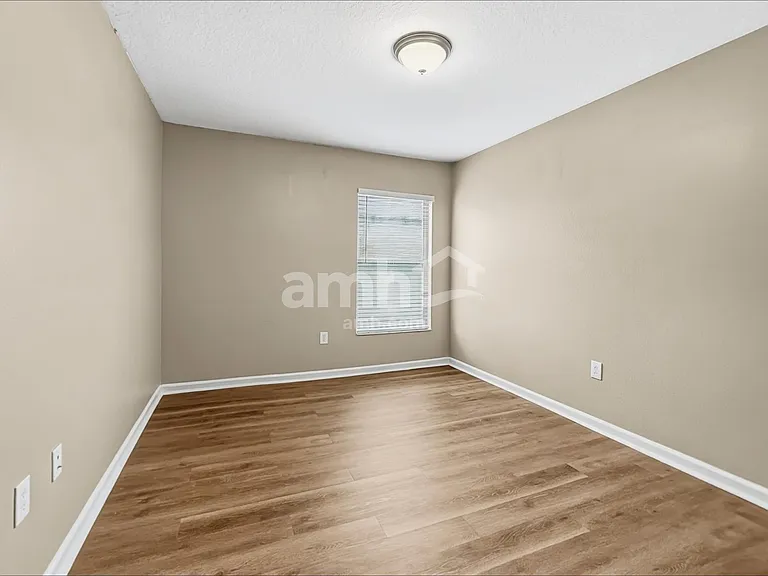 1107 Summer Breeze Dr — Photo 16