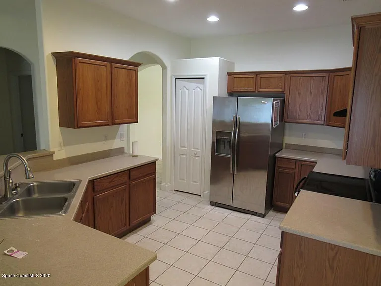 1741 Bridgeport Cir — Photo 20