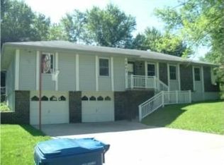1807 Plymouth Rd, Independence, MO 64058