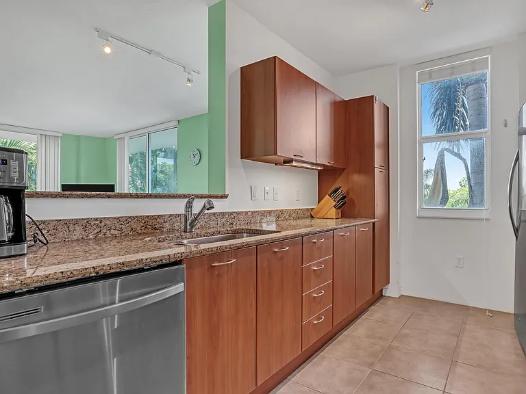 700 E Boynton Beach Blvd #312 — Photo 11