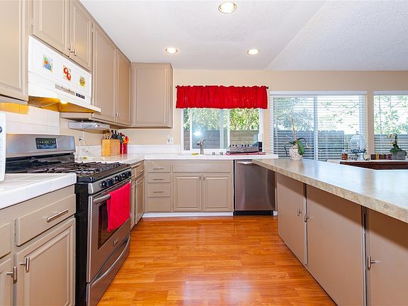 5th image of 1392 Los Coches Ct