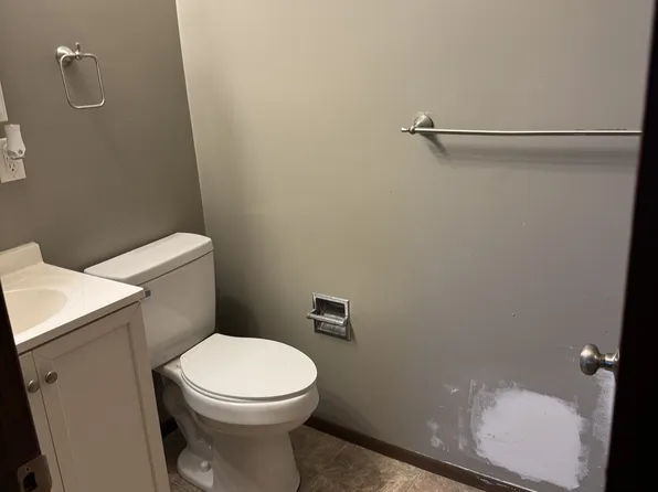 127 N Grant Ave APT 2, Kittanning, PA 16201