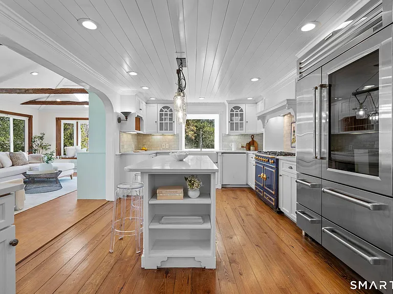 1090 Ridgefield Rd — Photo 7