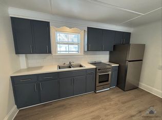 2 Elm St APT 3, Waterville, ME 04901