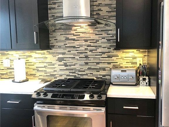 5th image of 20811 Parkwood Ln