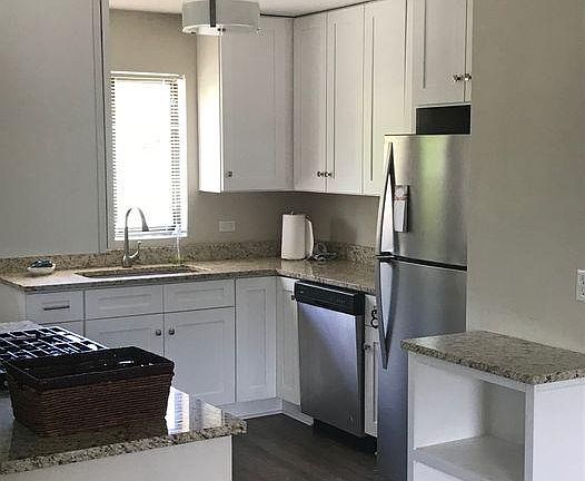 3rd image of 332 2nd St APT B