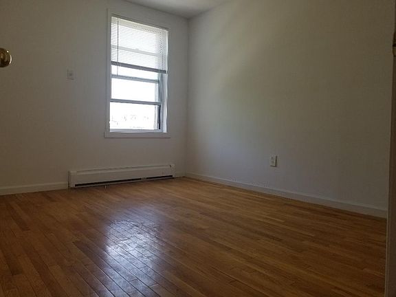 4th image of 539 51st Ave APT 3