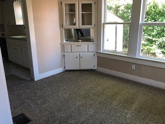 4th image of 601 Melba Ave