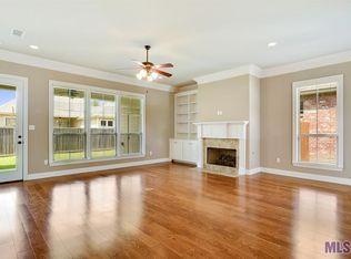 3226 Pine Grove Dr, Baton Rouge, LA 70816