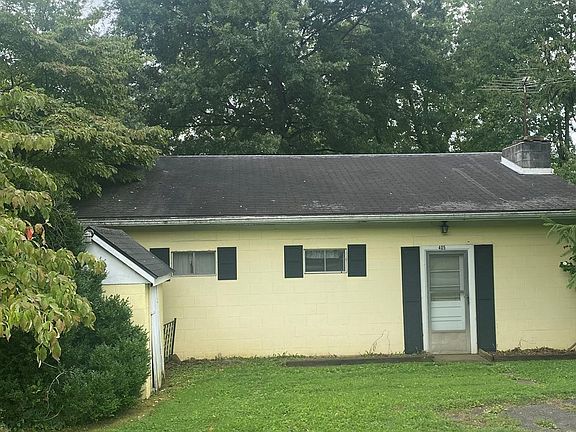 2nd image of 405 Meadows Ln