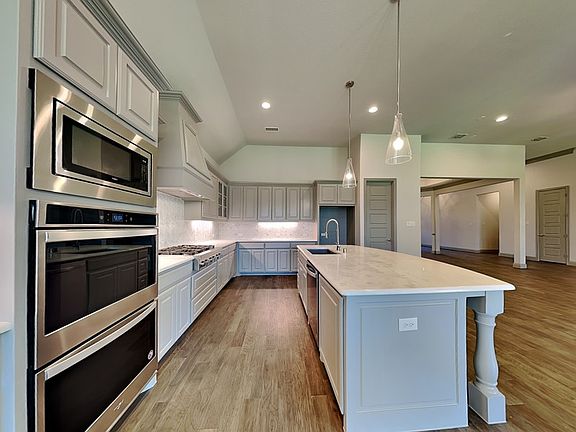 4th image of 614 Summer Oaks Dr