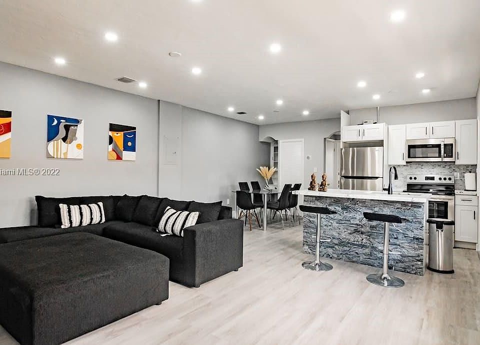 1st image of 510 SW 7th Ave #510