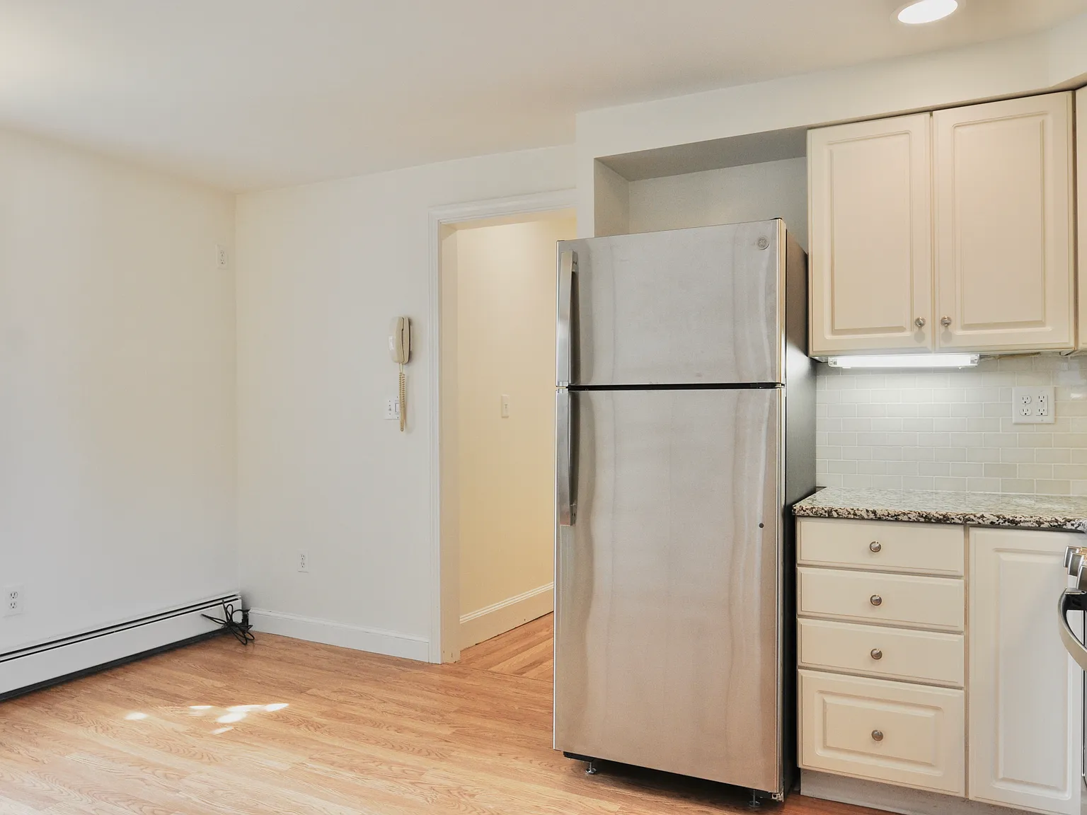 3 bed, 1500 sqft, $3,800 — Photo 3