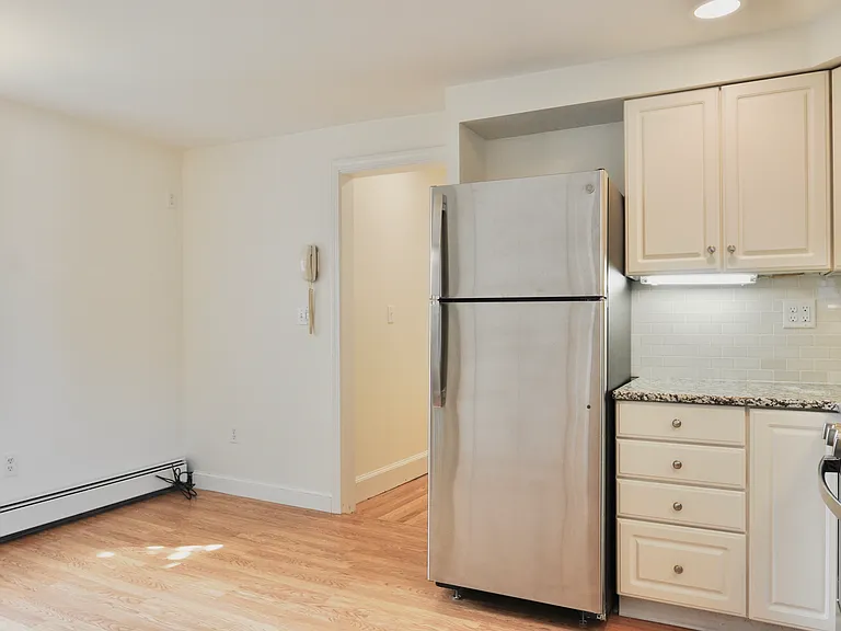 120 Farwell St #2 — Photo 3