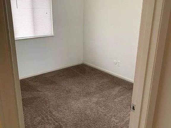 5th image of 100 Eastland Dr APT F44