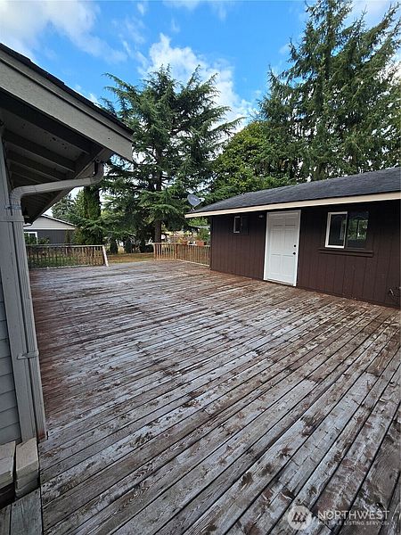 3rd image of 7160 Mecklem Road
