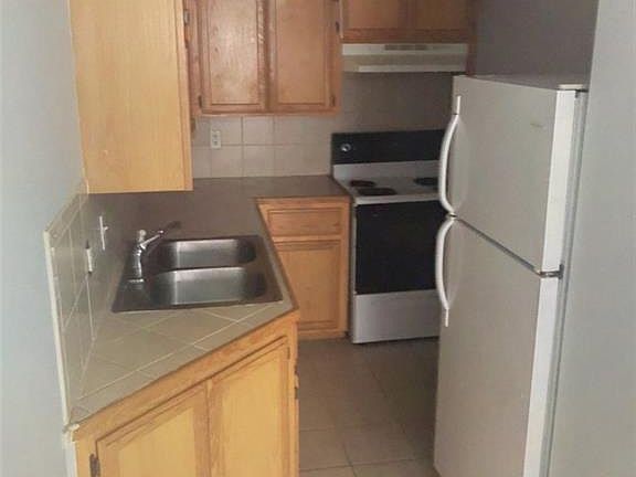 3rd image of 2913 N 31st St