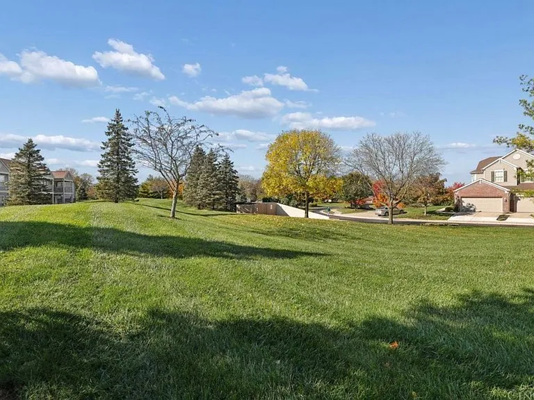 6823 Cloudscape Way — Photo 13