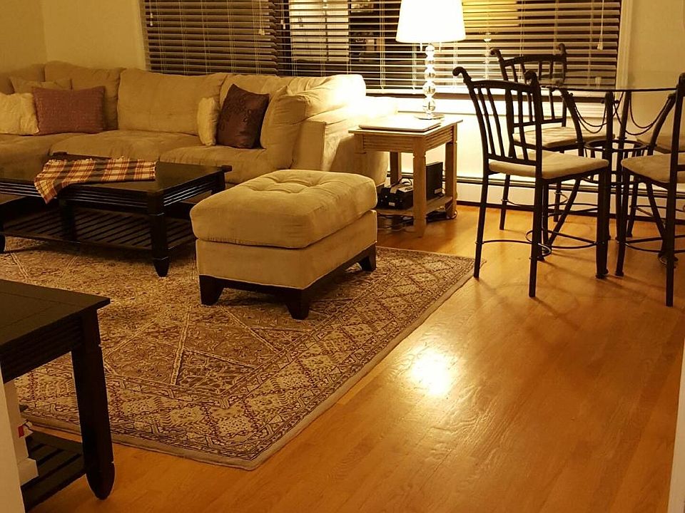 1st image of 2907 W Summerdale Ave Unit D3