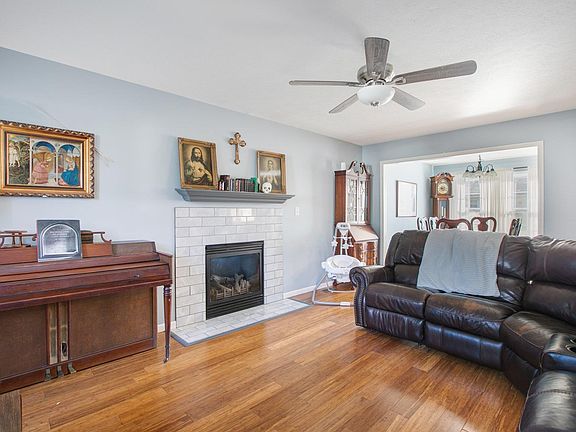 2nd image of 20352 Ambleside Dr