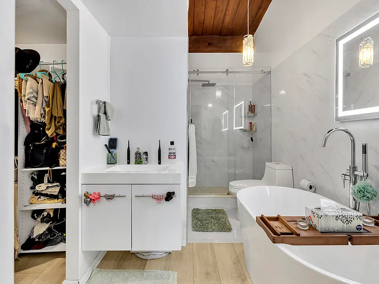 720 E Coco Plum Cir #5 — Photo 24