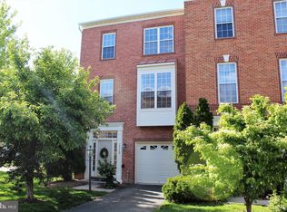 13112 Park Crescent Cir, Herndon, VA 20171
