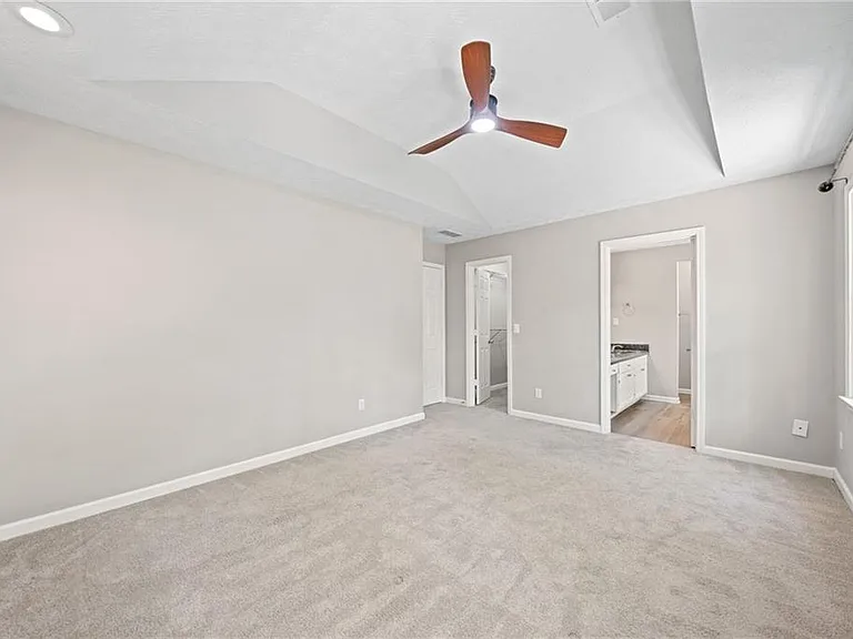 5590 Princeton Oaks Dr — Photo 38