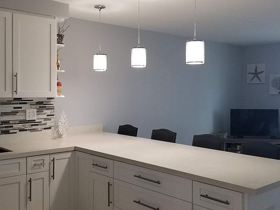 5th image of 5401 Collins Ave APT 722