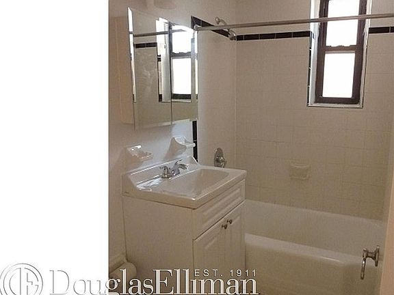 5th image of 2711 Newkirk Ave Unit 2D