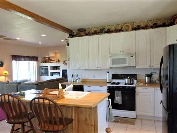 2nd image of 292 Aspen Trl