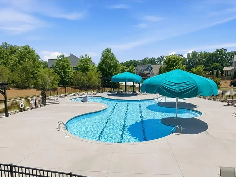 806 Blue Moon Ct — Photo 33