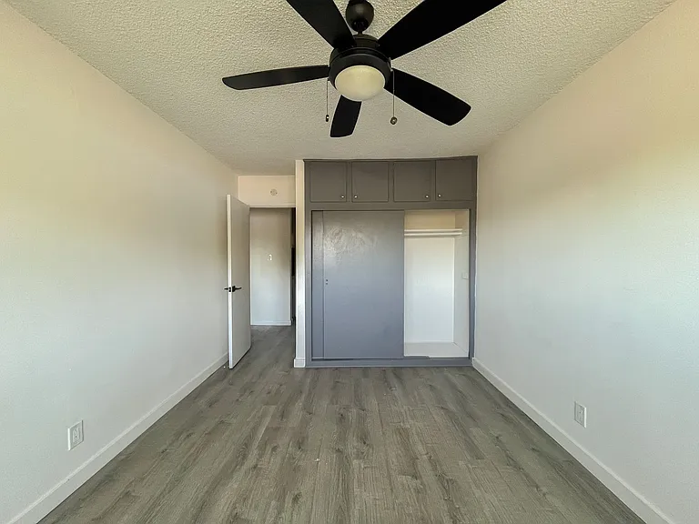 12128 Ramona Ave — Photo 44