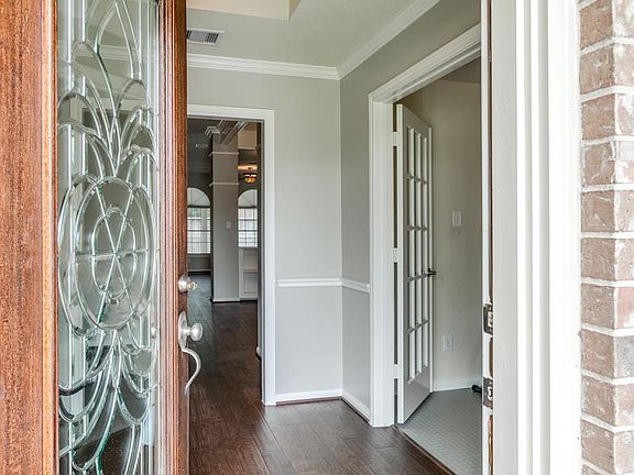 5th image of 303 Torrey Ct