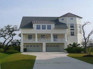 1st image of 128 Sound Dr Side Drive