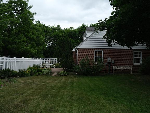 5th image of 401 Logan Ave